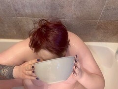 Plumper, big ass mom, piss bbw