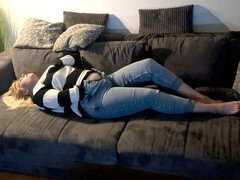 Amador amadora, Masturbação, Alemãoã, Punheta, Masturbação, Orgasmo, Solo chão, Tatuagem