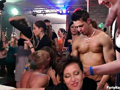 Amador amadora, Grupo, Hardcore, Lambendo, Mãe gostosa, Orgia, Festa, Público