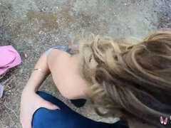 Brunetta, Da dietro, Latina, All'aperto, Punto di vista pov, Pubblico, Rasata, Ragazza