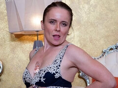 Amatéři, Kuřba, Brunetka, Masturbace, Milf žcbp, Přírodní prsa, Sólo, Kozičky