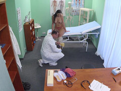 Amateur, Noire, Sucer une bite, Médecin, Branlette thaïlandaise, Léchez, Chatte, Uniforme