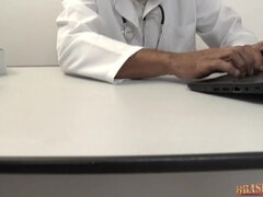 Anaali, Iso perse, Isot tissit, Ruskeahiuksinen, Pulska, Tohtori, Rankka, Tissit