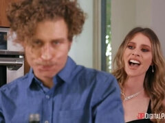 Meia nove, Morena, Vestido, Ébano negroa, Facesitting, Beijar, Lésbica, Tatuagem