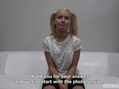 Bionda, Cieca, Ragazza