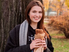 Hálószoba, Hatalmas hátsó, Monumentális dákó, Cumizás, Gesztenyebarna, Kutya póz, Természetes mellek, Begyek