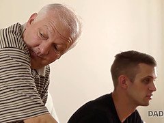 Gevangen, Bedriegen, Daddy, Vingeren, Hd, Hakken, Likken, Masturbatie
