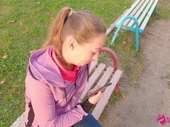 Cumizás, Ondó fröcskölés, Kézimunka, Orgazmus, Szabadban, Orosz, Szopás, Szoknya alatti