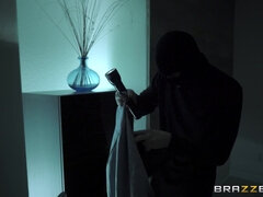 Duże cycki, Obciąganie, Niewola, Cycata, Siadanie na twarzy, Hardcore, Cipka, Tatuaż