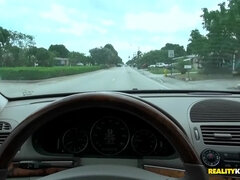 Duży tyłek, Blondynka, Obciąganie, Samochód, Masturbacja, Rzeczywistość, Ogolona, Cycki