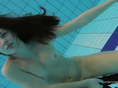 Sweet Katy - katy soroka trailer - Underwater Show
