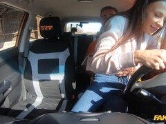 Ruskeahiuksinen, Tsekki, Naamallinen, Tukehduttaa, Rankka, Luonnolliset tissit, Pillu, Tissit