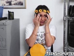 Komme på ansigtet, Politi