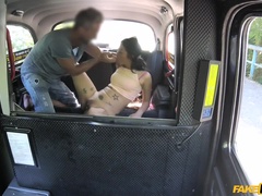 Sucer une bite, Voiture, Tir de sperme, Faciale, Doigter, Léchez, Masturbation, Pov