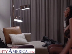 Americano, Tette grandi, Pompino, Brunetta, Venire in bocca, Hd, Rasata, Calze