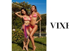 18 jaar, Grote kont, Grote mammen, Zwart, Hondjeshouding, 1 man 2 vrouwen, Mager, Tiener