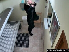 Beautiful Big Tits MIlf in Public Solaruim