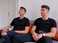 미인, 큰 음경, 금발의, 입에 사정, 귀여운, 더블 삽입, 처음, 괴물