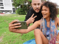 Amatør, Kukk suging, Bakfra, Raseblandet, Naturlige bryster, Utendørs, Tynn, Pupper