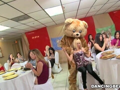 Mamada, Cfnm, Bailar, Hembra, Grupo, Hd, Interracial, Fiesta