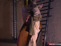 Asiatisk, Avsugning, Sätta munkavle på, Handjobb, Klackar, Fitta, Kort hår, Tatuering