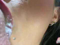 Leie, Asiatisch, Blasen, Kehlenfick, Extrem, Würgen, Latina, Schlucken