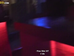 Ξανθιά, Στο πρόσωπο, Λεφτά, Τρίο