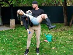 Cuarto de baño, Rubia, Mamada, Pajear, Tetas naturales, Afeitado, Estriptis, Tetas