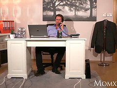 Adorable, Incroyable, Talons, Mature, Mère que j'aimerais baiser, Bureau, Jarretelles, Épouse