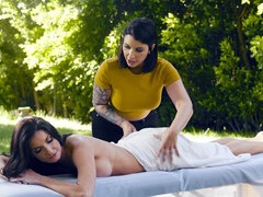 Meia nove, Bundão, Morena, Lésbica, Masturbação, Mãe gostosa, Ao ar livre cartaz de rua outdoor, Tatuagem