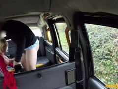 Avsugning, Doggystyle, Ansiktsbehandling, Sätta munkavle på, Handjobb, Slick, Utomhus, Tuttar