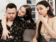 Anál, Veľký zadok, Kuřba, Brunetka, Na psíka, Prirodzené prsia, Teenka, Kozičky