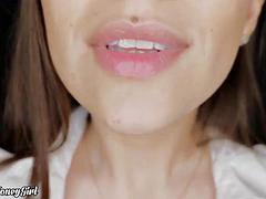 Duże cycki, Brunetka, Całować, Cycki