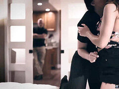 Jato de porra, Facial, Masturbação, Lésbica, Tabu, Adolescente, Sexo grupal a três