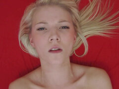 Tchèque, Doigter, Fait maison, Masturbation, Réalité, Rasée, Solo, Adolescente