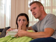 Sucer une bite, Brunette brune, En levrette, Doigter, Branlette thaïlandaise, Embrassement, Mère que j'aimerais baiser, Nénés