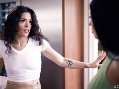 Keuken, Lesbisch, Likken, Ondergoed, Kut duiken, Geschoren, Tiener, Tieten likken