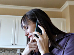 Pik sutte, Brunette, Håndjob, Slikning, Mor jeg gerne vil kneppe, Strømper, Tatovering, Bryster