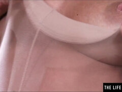 Rjavolaska, Busty, Pete, Samozadovoljevanje, Bradavičke, Hlačne nogavice, Muco, Dokolenke