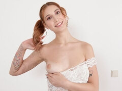 ブロンド, ディルド, 手コキする, オナニー, 剃毛, 一人, ティーン, オッパイの