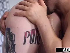 Gros cul, Gros seins, Sucer une bite, Brunette brune, Hd