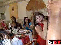 18, Amatör, Stor kuk, Avsugning, Klädd kvinna naken man, Klubb, Femdom, Orgie