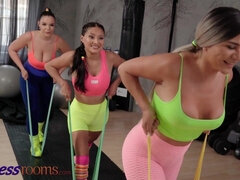 Gros seins, Tchèque, Doigter, Fille latino, Orgasme, Réalité, Plan cul à trois, Nénés