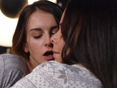 18 χρονον, Μωρό, Μαλακία με το δάχτυλο για γυναίκες, Γλείψιμο, Οργασμός, Pornstars, Μουνί, Έφηβος