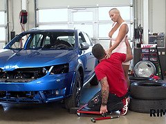 Blondinka, Busty, Mama, Naravne joške, Muco, Rimjob, Mačeha, Sesanje