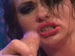 Anal, Røv, Pik sutte, Brunette, Ekstrem, Komme på ansigtet, Gaping, Billig tøs