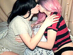 Amador amadora, Boquete, Feito em casa, Beijar, Irmã, Sexo grupal a três