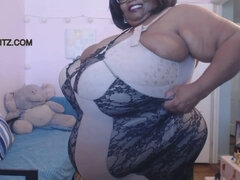 Толстушки, Большие сиськи, Черненькие, Милф, Чудовищные размеры, Между сисек, Сиськи, Жена