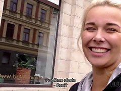Czech teen Dulce Venganza goes wild on her new boyfriend's cash