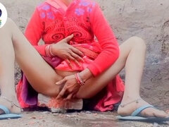 Indian village bhabhi removes saree and indulges in finger play and boob massage